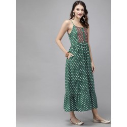 длинное индийское зеленое платье с вышивкой S