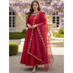 индийский женский праздничный костюм красный с золотом