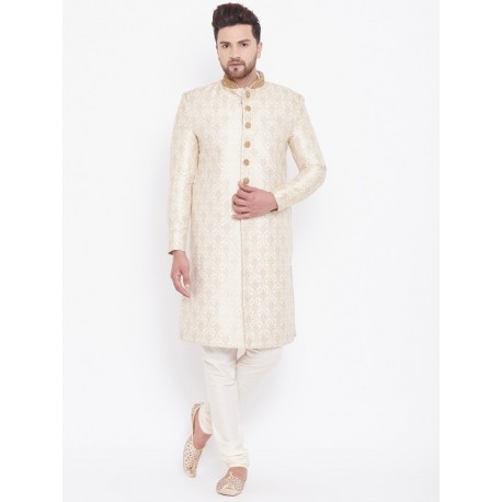 индийский мужской костюм свадебный кремовый с вышивкой