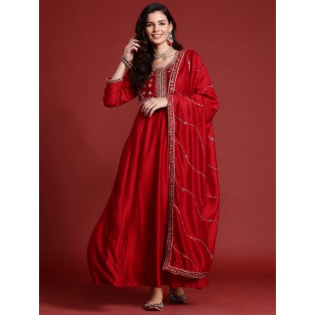 праздничный женский индийский костюм красный с вышивкой