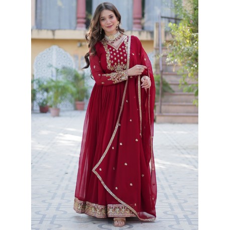 индийское платье красное с вышивкой с дупаттой