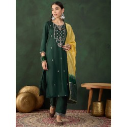индийский брючный женский костюм зеленый с желтым платком