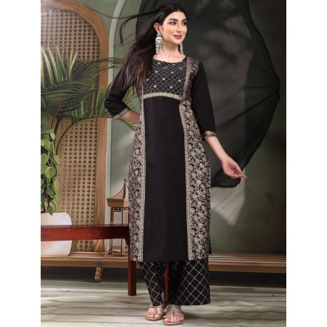 индийский женский костюм черный с золотом